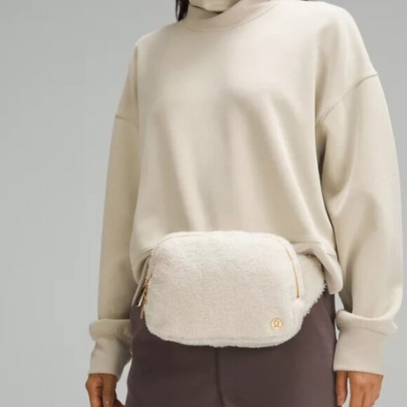 lululemon athletica Handbags - Lululemon Bag, Large 2L, White Fleece/Gold Hardware, Everywhere belt bag